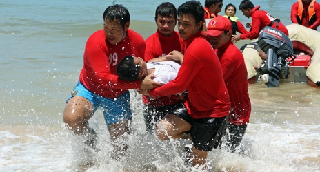 The Thai Red Cross has established sea rescue teams at four base stations along the west coast of Phang Nga Province July 2009